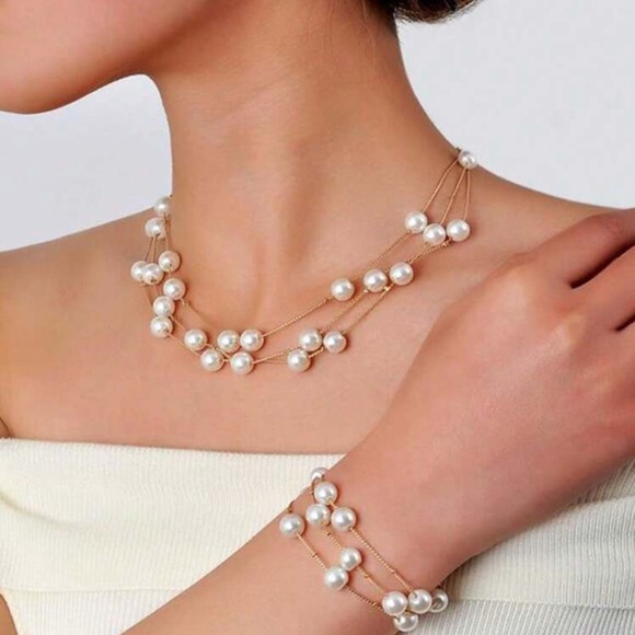 Boutique 9 Jewelry - NWT White and Gold Pearl Necklace, Bracelet, Earrings set
